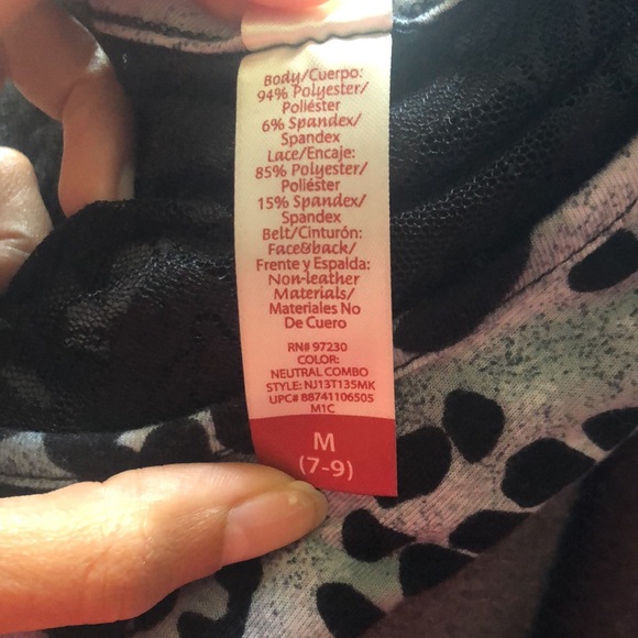 Cute Print top - Picture 5 of 5